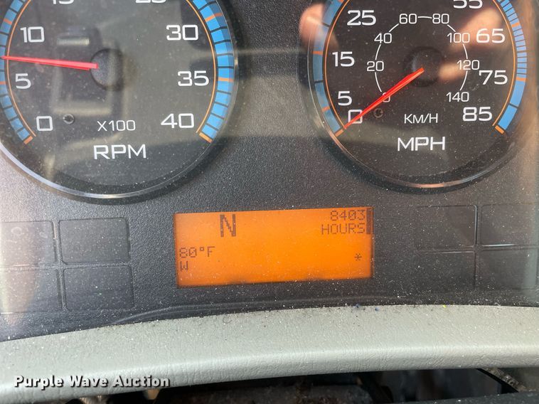 image for item DS8861 2012 International 4300  spreader truck