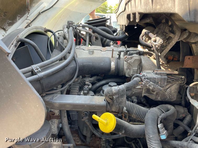 image for item DS8861 2012 International 4300  spreader truck