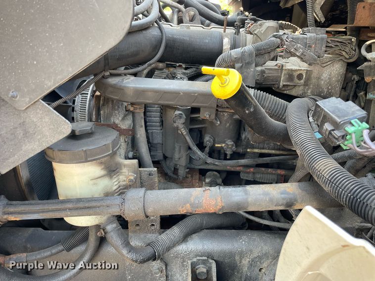 image for item DS8861 2012 International 4300  spreader truck