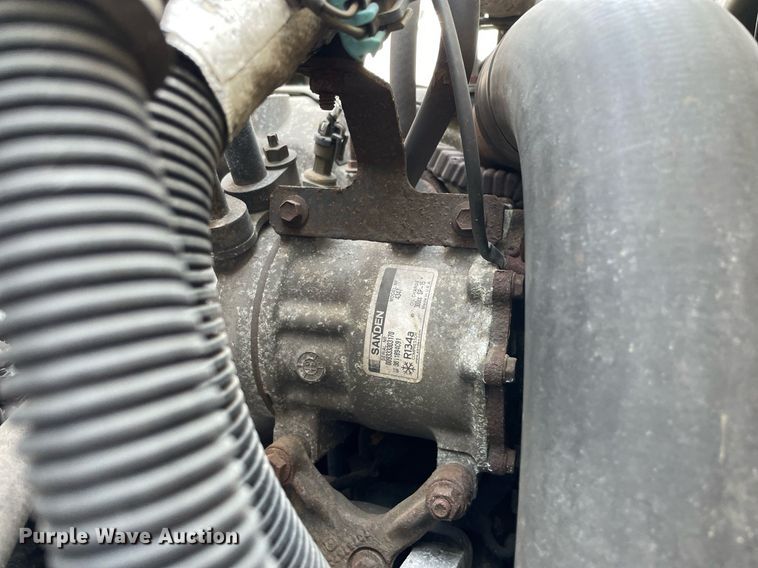 image for item DS8861 2012 International 4300  spreader truck