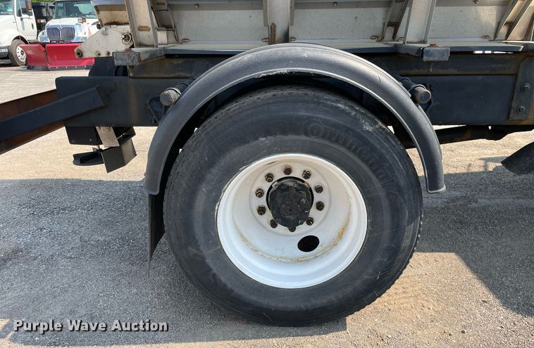 image for item DS8861 2012 International 4300  spreader truck