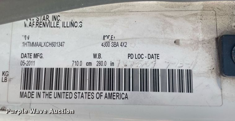 image for item DS8861 2012 International 4300  spreader truck