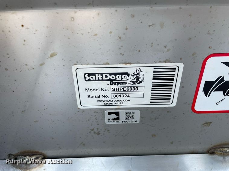 image for item DS8862 2004 International 4300  spreader truck