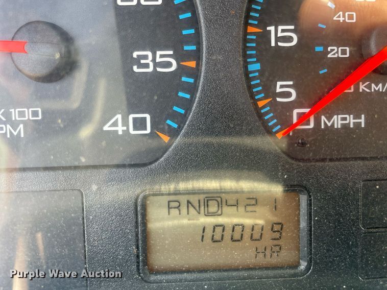 image for item DS8862 2004 International 4300  spreader truck