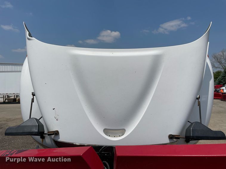 image for item DS8862 2004 International 4300  spreader truck