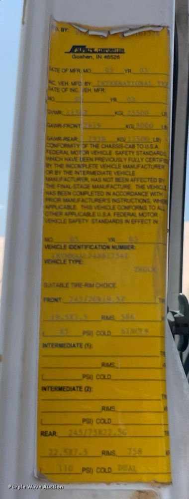 image for item DS8862 2004 International 4300  spreader truck