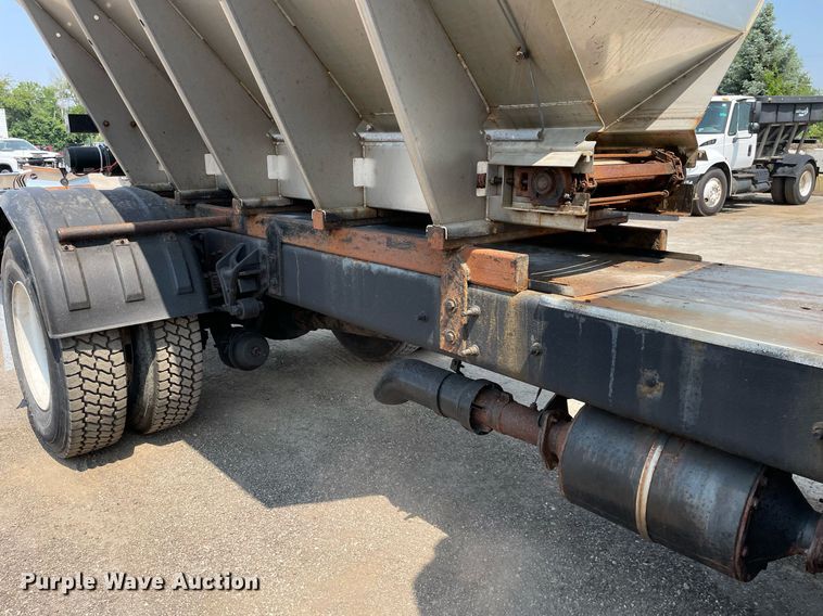 image for item DS8863 2013 International DuraStar 4300  spreader truck