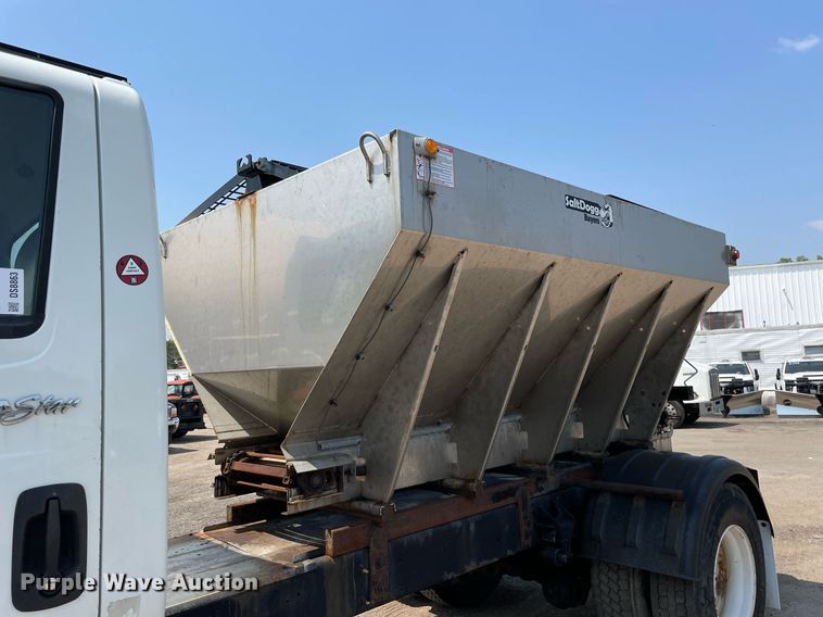 image for item DS8863 2013 International DuraStar 4300  spreader truck