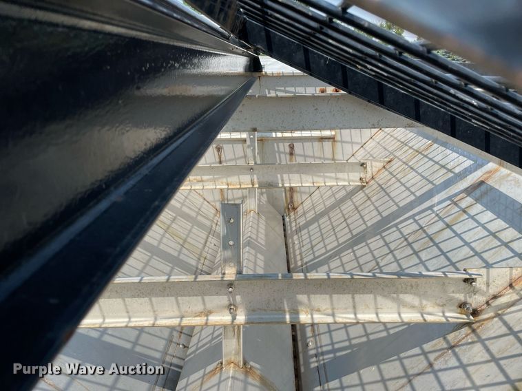 image for item DS8863 2013 International DuraStar 4300  spreader truck