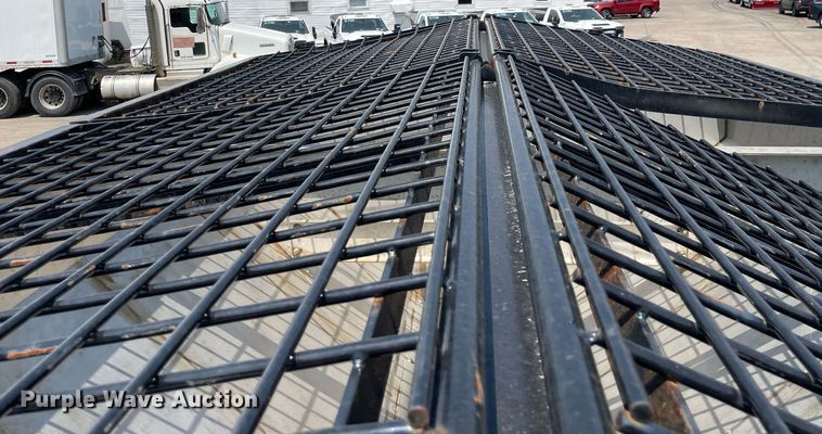 image for item DS8863 2013 International DuraStar 4300  spreader truck