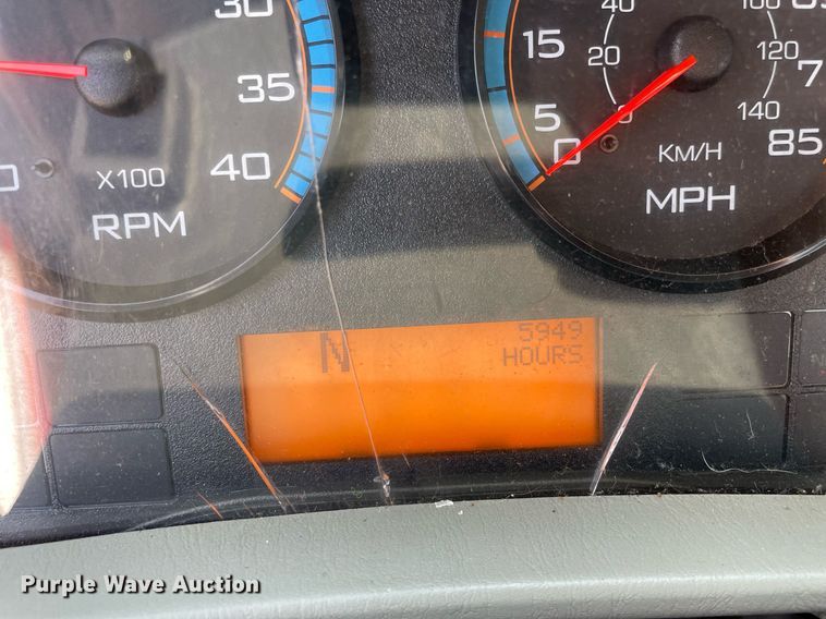 image for item DS8863 2013 International DuraStar 4300  spreader truck