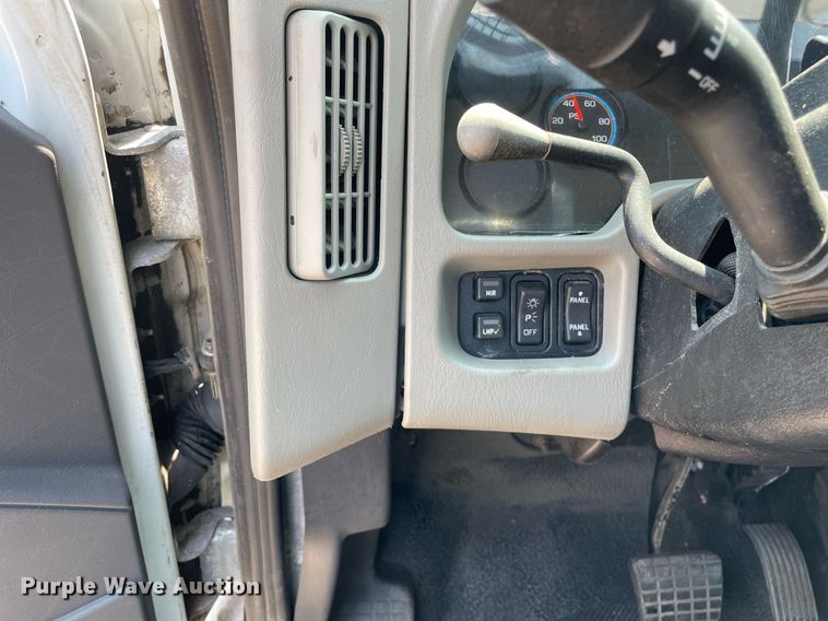 image for item DS8863 2013 International DuraStar 4300  spreader truck