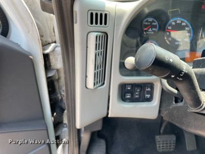 image for item DS8863 2013 International DuraStar 4300  spreader truck