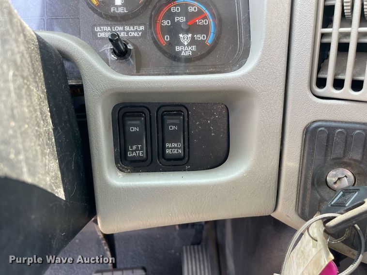 image for item DS8863 2013 International DuraStar 4300  spreader truck