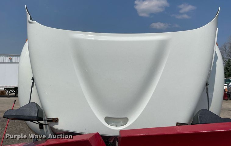 image for item DS8863 2013 International DuraStar 4300  spreader truck