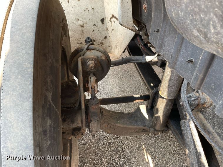 image for item DS8863 2013 International DuraStar 4300  spreader truck