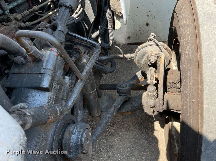 image for item DS8863 2013 International DuraStar 4300  spreader truck