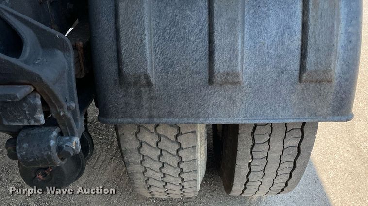 image for item DS8863 2013 International DuraStar 4300  spreader truck