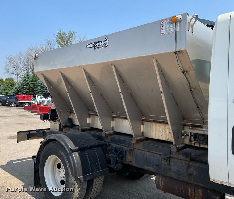 image for item DS8864 2006 International 4300  spreader truck