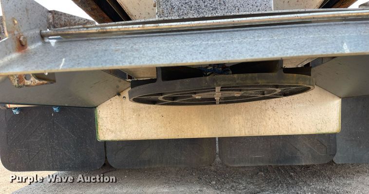 image for item DS8864 2006 International 4300  spreader truck