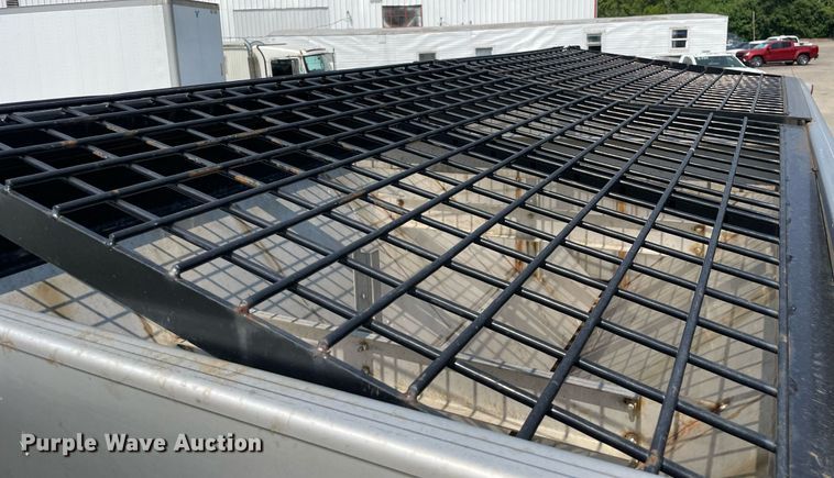 image for item DS8864 2006 International 4300  spreader truck