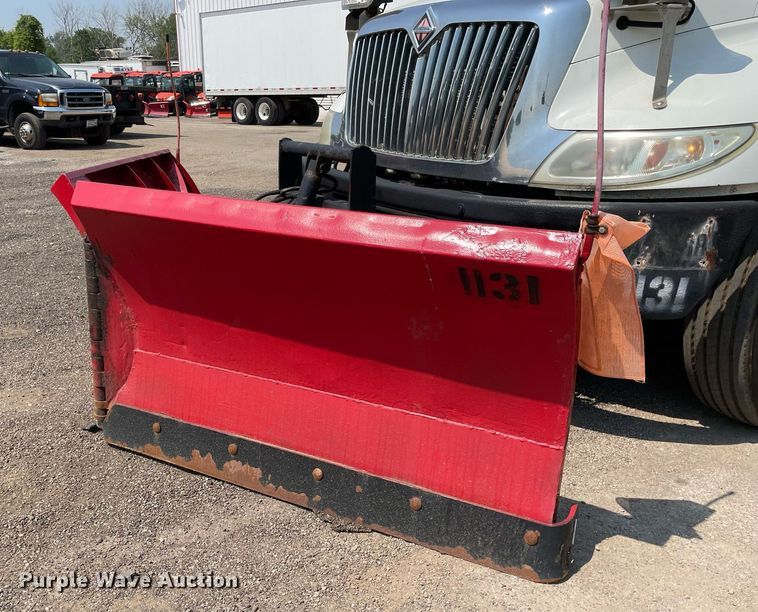 image for item DS8864 2006 International 4300  spreader truck