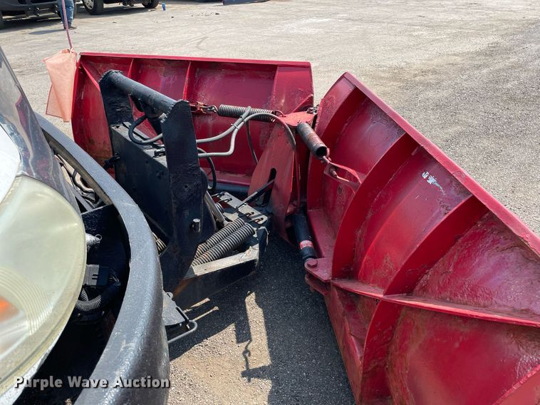 image for item DS8864 2006 International 4300  spreader truck