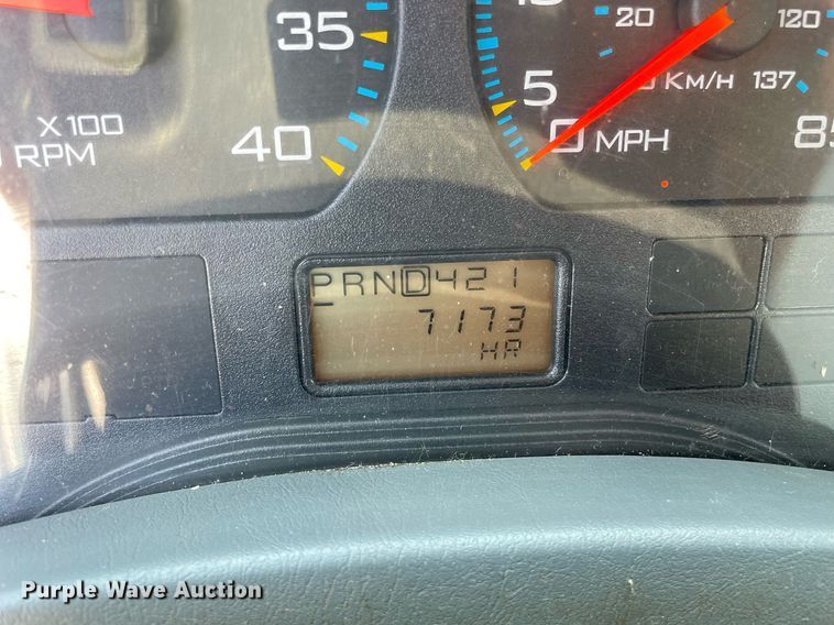 image for item DS8864 2006 International 4300  spreader truck