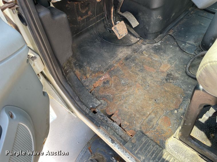 image for item DS8864 2006 International 4300  spreader truck