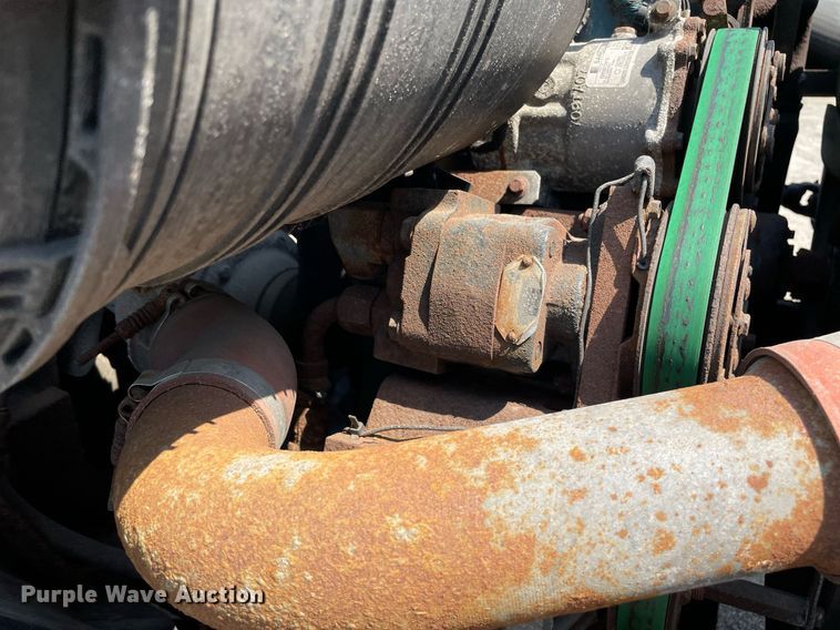 image for item DS8864 2006 International 4300  spreader truck