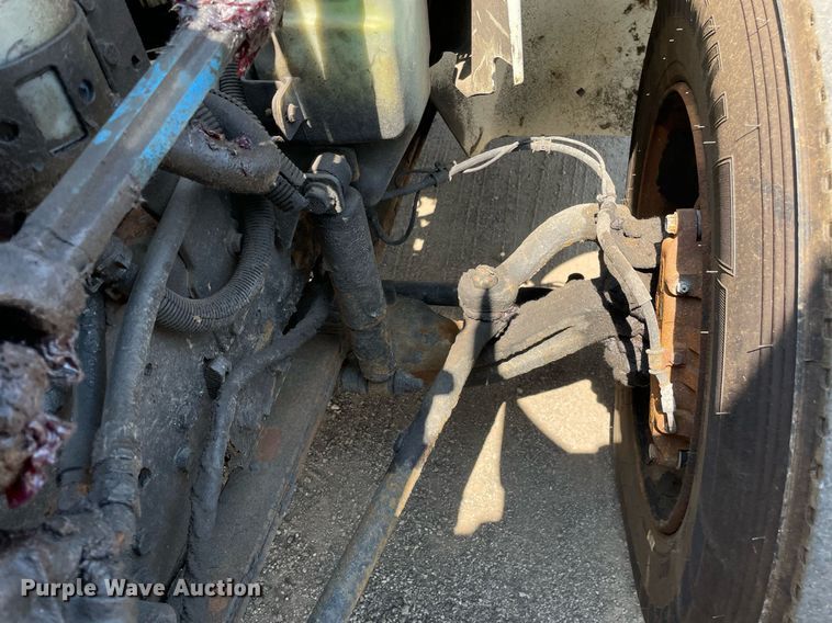 image for item DS8864 2006 International 4300  spreader truck