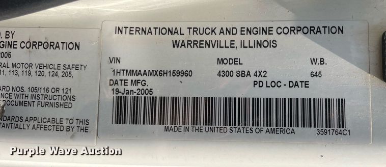 image for item DS8864 2006 International 4300  spreader truck