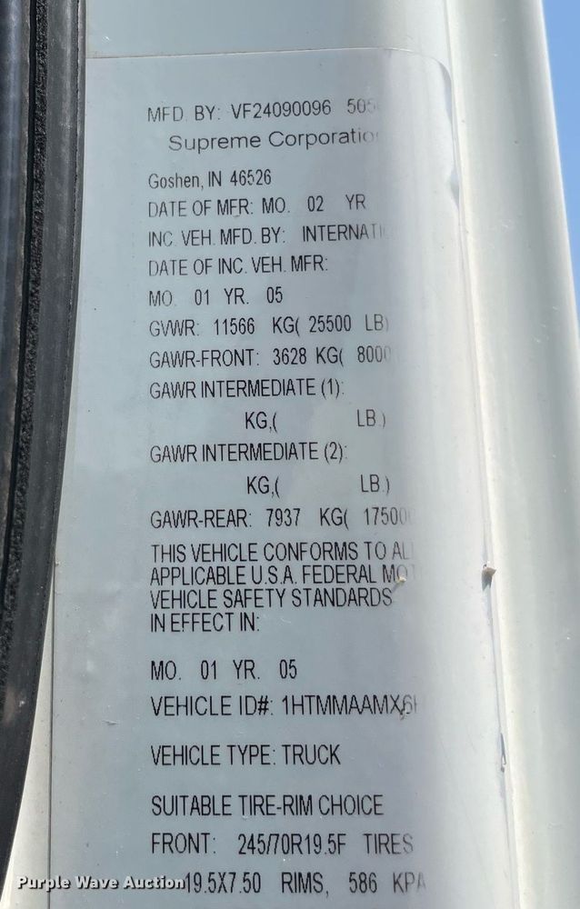 image for item DS8864 2006 International 4300  spreader truck