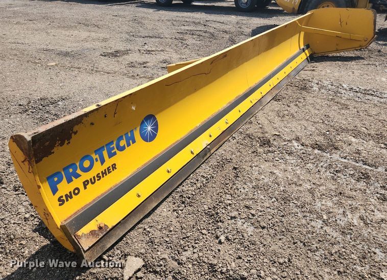 image for item DS8889 Pro-Tech  18' W snow pusher