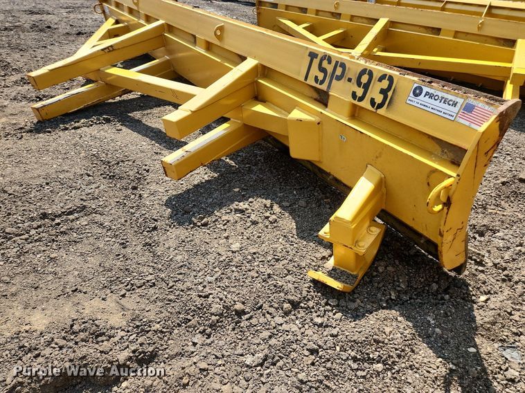 image for item DS8889 Pro-Tech  18' W snow pusher