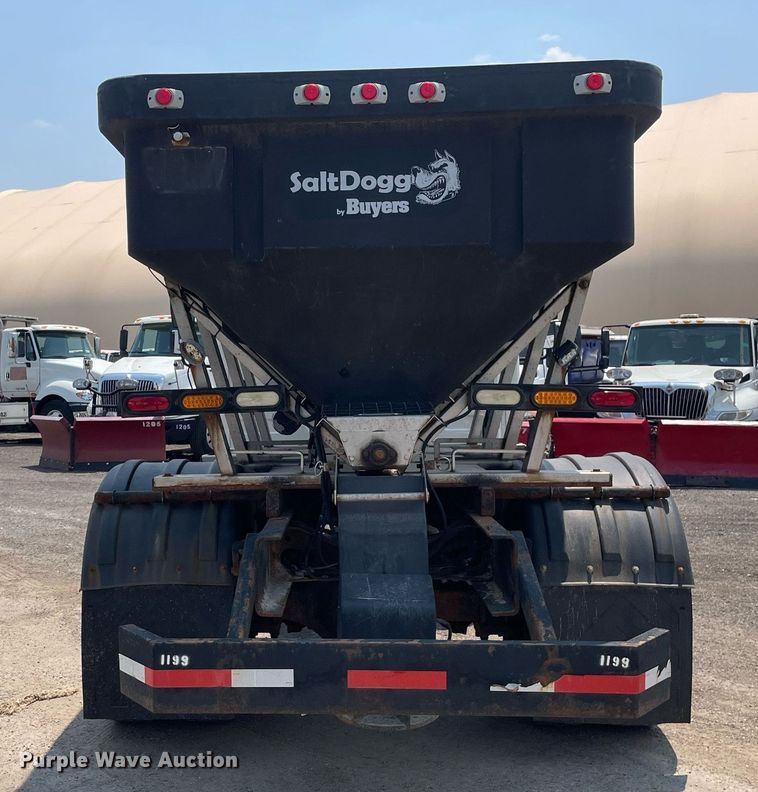 image for item DS8911 2013 International DuraStar 4300  spreader truck