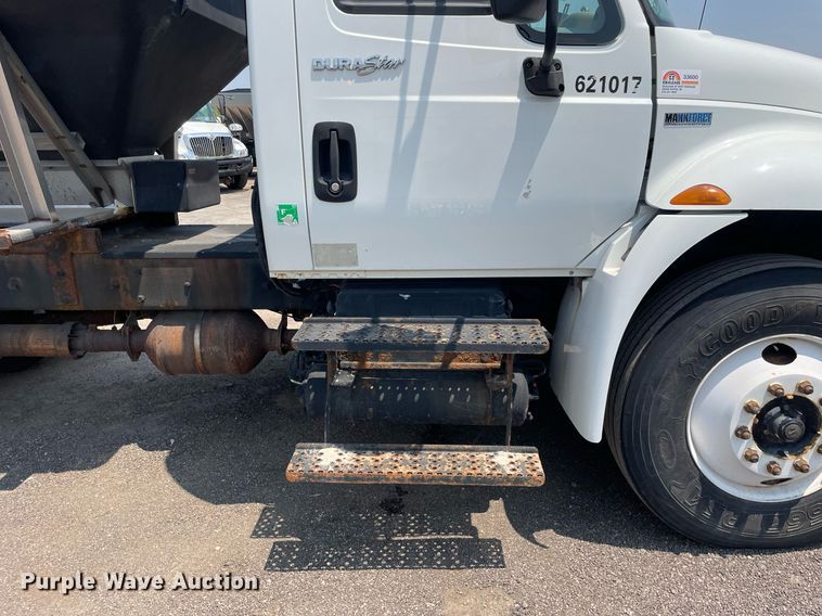 image for item DS8911 2013 International DuraStar 4300  spreader truck