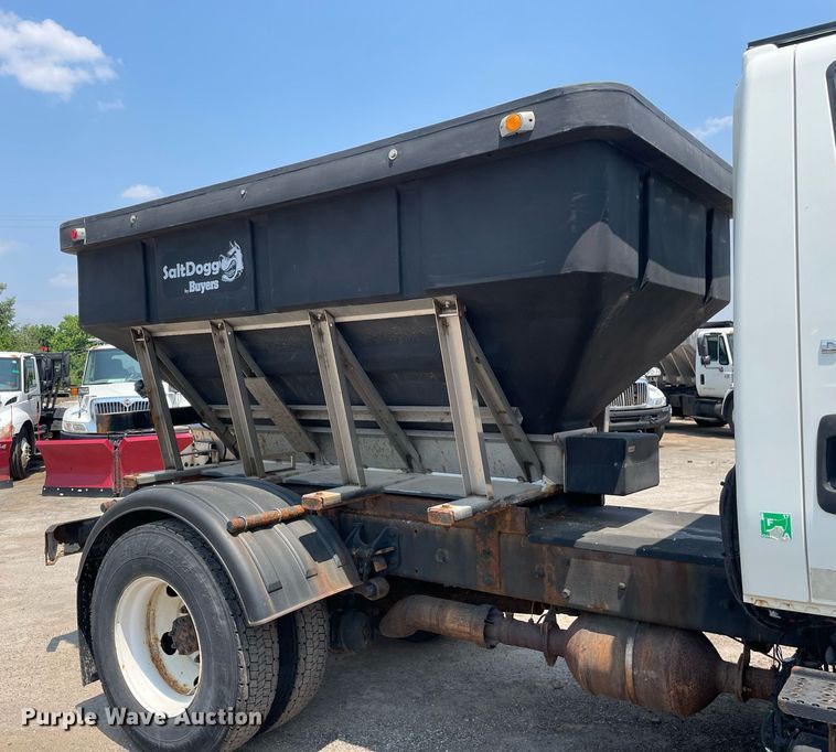 image for item DS8911 2013 International DuraStar 4300  spreader truck