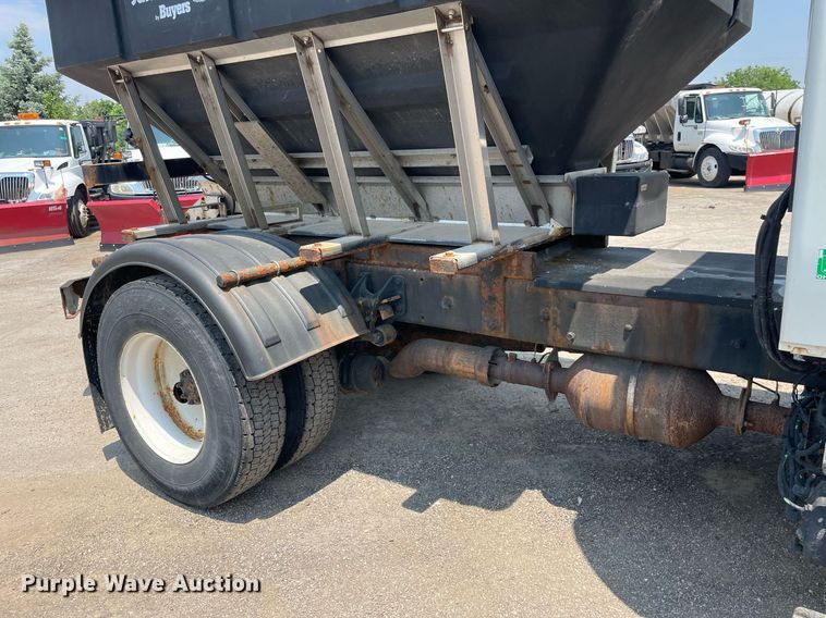 image for item DS8911 2013 International DuraStar 4300  spreader truck