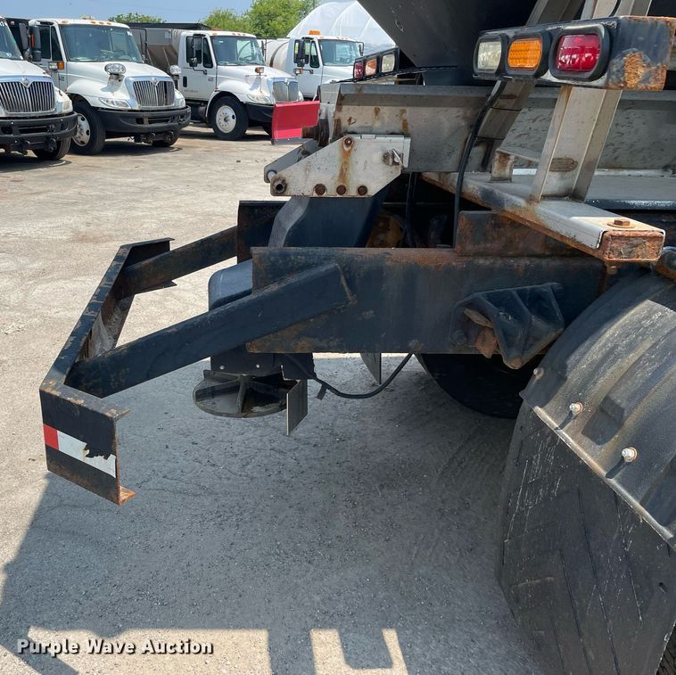 image for item DS8911 2013 International DuraStar 4300  spreader truck