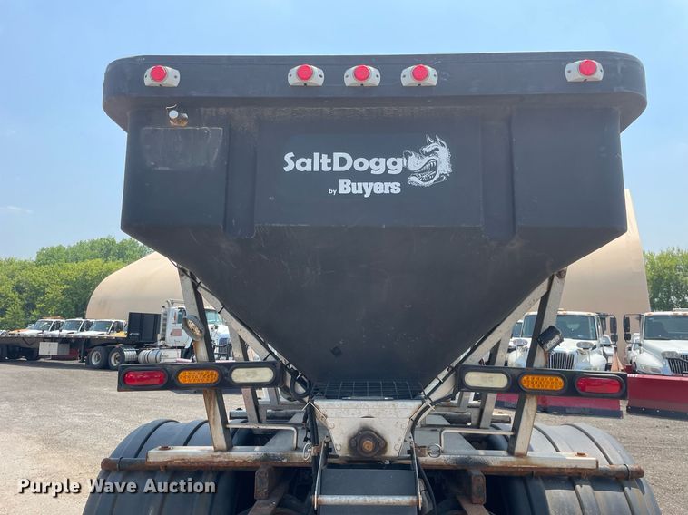 image for item DS8911 2013 International DuraStar 4300  spreader truck