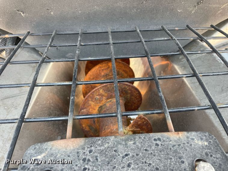 image for item DS8911 2013 International DuraStar 4300  spreader truck