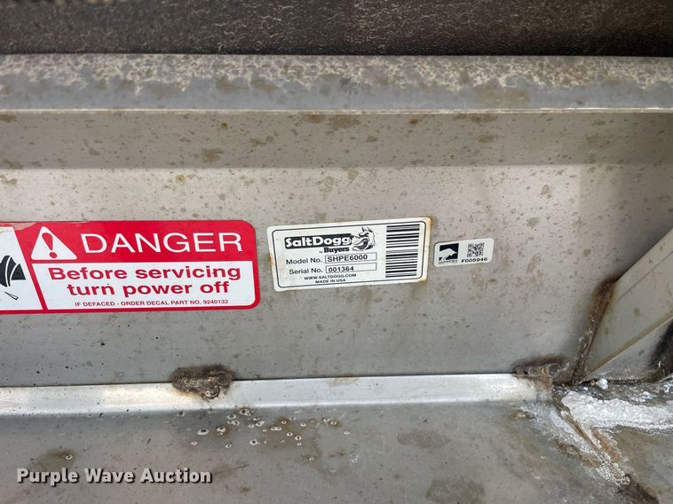 image for item DS8911 2013 International DuraStar 4300  spreader truck