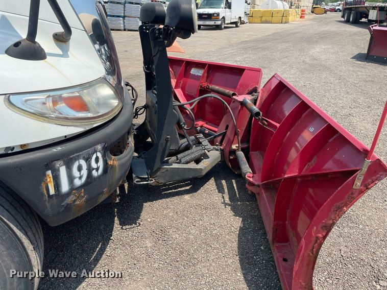 image for item DS8911 2013 International DuraStar 4300  spreader truck