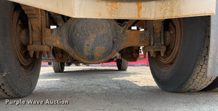 image for item DS8911 2013 International DuraStar 4300  spreader truck