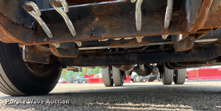 image for item DS8911 2013 International DuraStar 4300  spreader truck