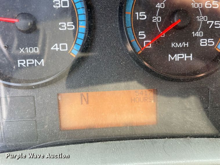 image for item DS8911 2013 International DuraStar 4300  spreader truck