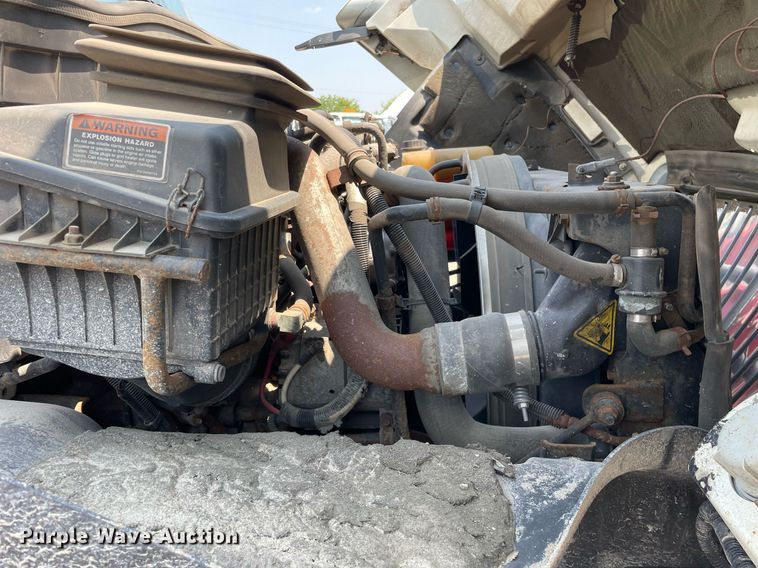 image for item DS8911 2013 International DuraStar 4300  spreader truck