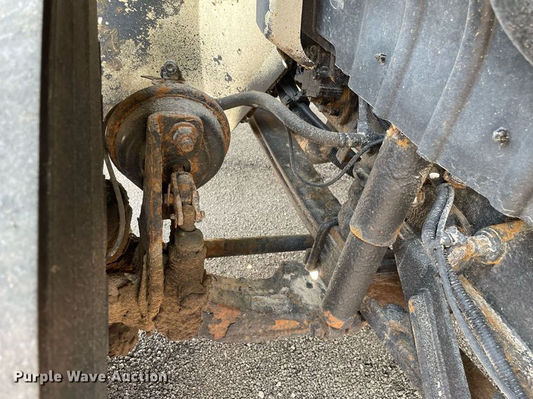 image for item DS8911 2013 International DuraStar 4300  spreader truck