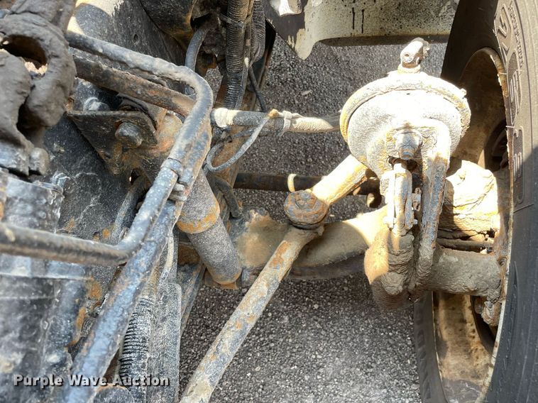 image for item DS8911 2013 International DuraStar 4300  spreader truck